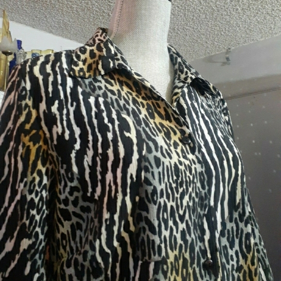Notations animal print blouse. - Picture 3 of 6